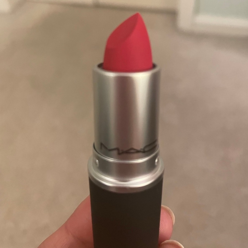 💋 MAC Powder Kiss Lipstick Shocking Revelation